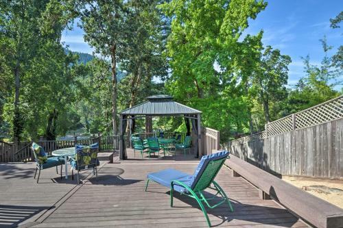 Beautiful Grants Pass Abode With Private Deck!