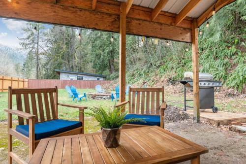 Salmon River Retreat