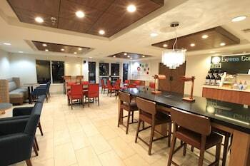 Holiday Inn Express Hotel & Suites Chattanooga Hixson