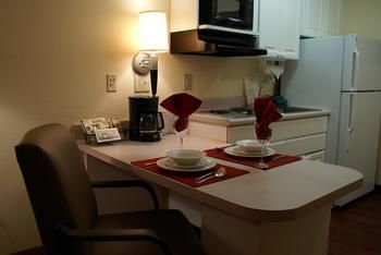 Hotel Home-towne Suites Anderson