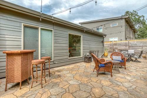Mt Adams River View House