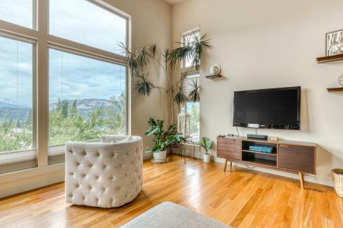 Mt Adams River View House