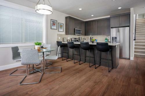 Milwaukie Heights North Villa