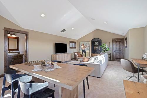 City Home At Brasada Ranch Home