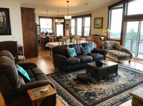 Eagle Loft, Luxury Home With Great Views