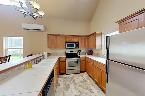 Lake Front Townhome - Rockaway Beach