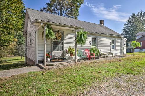 Home On Shared 10 Acres, On-site Trail Access