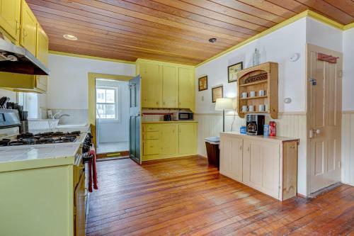 The Cresco Farmhouse-