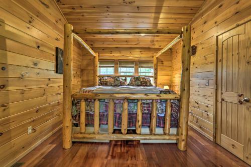 Charming Blakely Cabin With Porch And Valley Views!