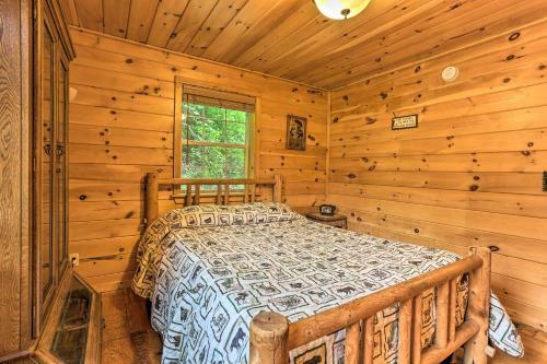 Charming Blakely Cabin With Porch And Valley Views!