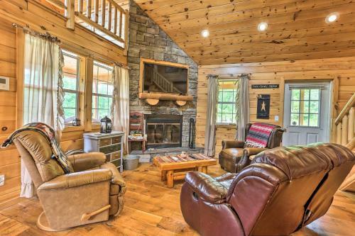 Charming Blakely Cabin With Porch And Valley Views!