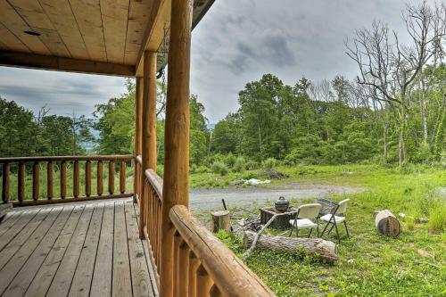 Charming Blakely Cabin With Porch And Valley Views!