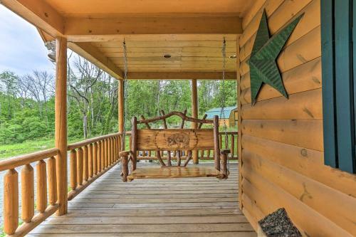 Charming Blakely Cabin With Porch And Valley Views!