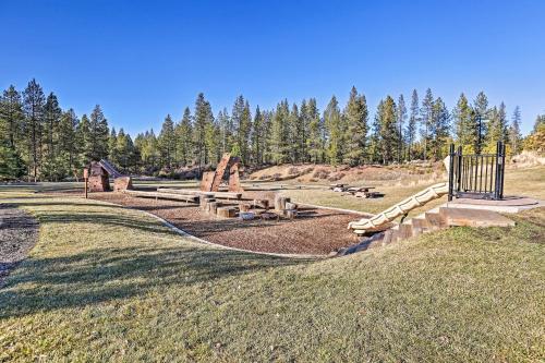 Spacious Sunriver Home With Hot Tub And Gas Grill