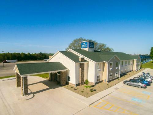 Hotel Cobblestone Inn &amp; Suites