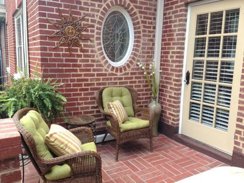 Pettigru Place Bed & Breakfast