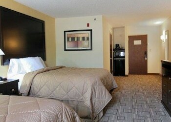 Hotel Quality Inn & Suites