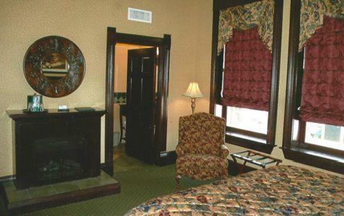 Hickok's Hotel And Gaming