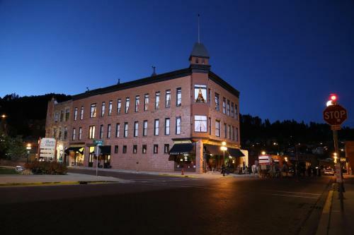 Martin & Mason Hotel