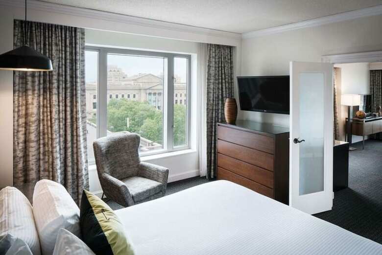 Hotel The Logan