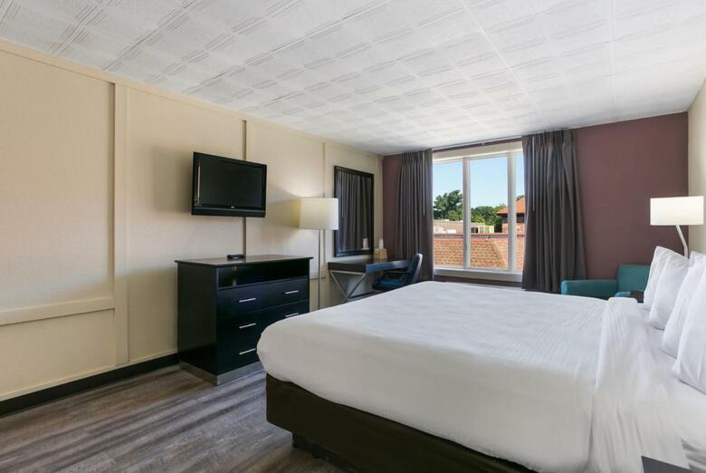 Eisenhower Hotel And Conference Center