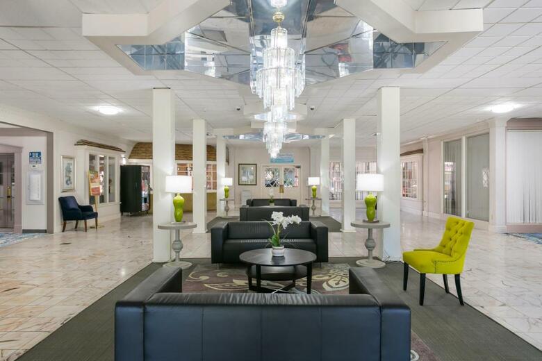 Eisenhower Hotel And Conference Center