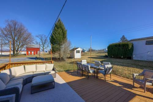 2-bedroom House W/ Large Outdoor And Firepit!