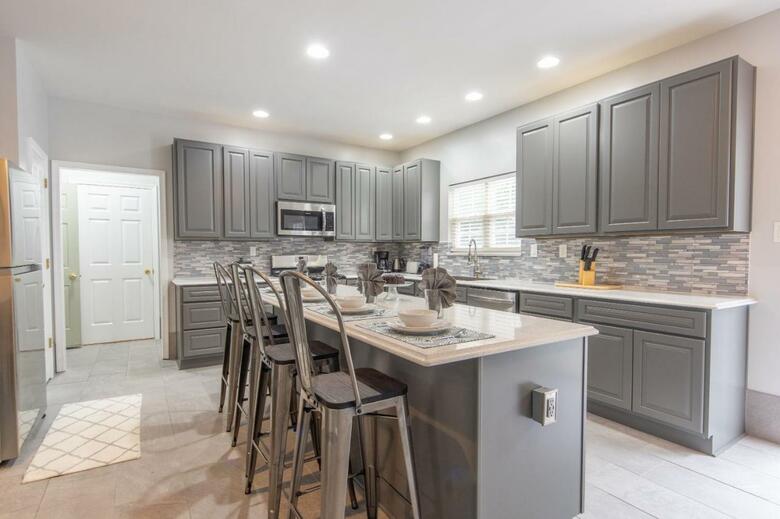 Luxury-4200 Sq Ft-firepit-bbq -wifi-fireplace-ski