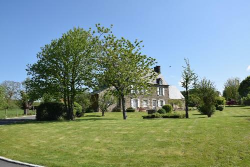 G�tes De La Croix Du Bourg