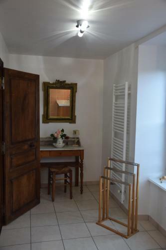 G�tes De La Croix Du Bourg