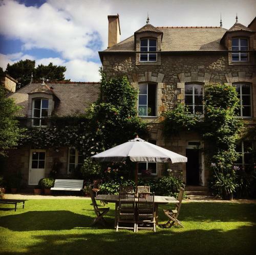 Hostal La Maison Les Mimosas
