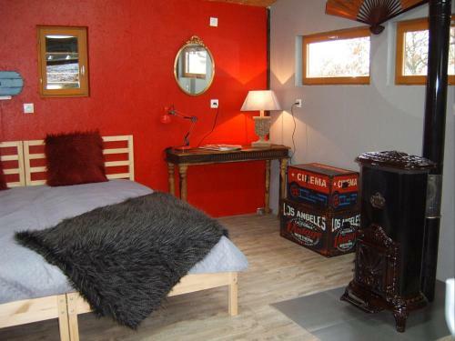 Bed & Breakfast "perle Rare" Private Cabin For 2 With View Old Castle