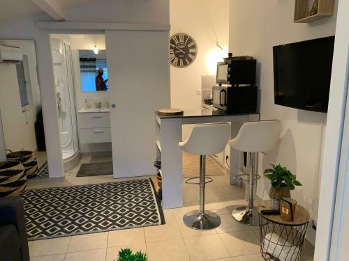 Apartamento Tr�s Joli Studio
