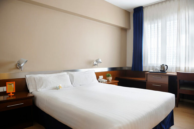 Hotel Tres Torres Atiram