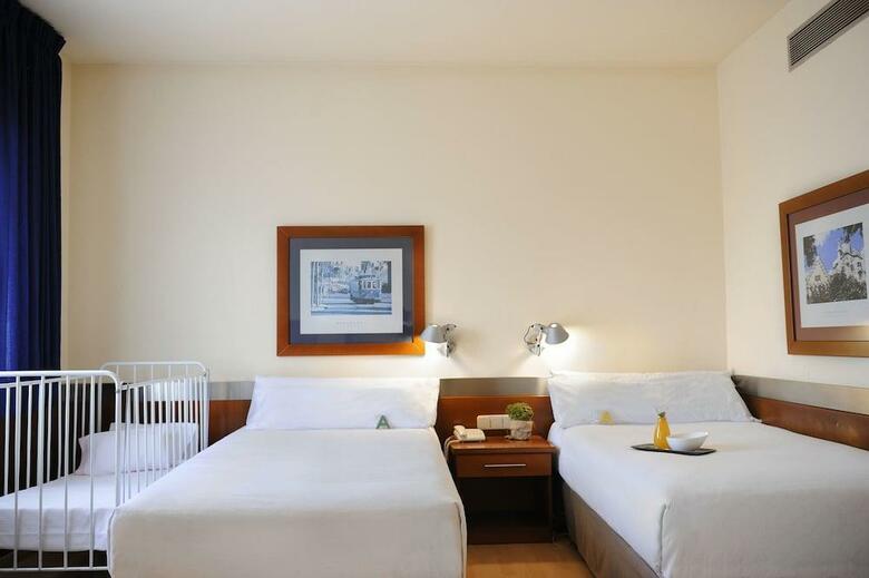 Hotel Tres Torres Atiram