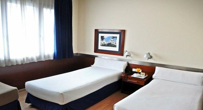 Hotel Tres Torres Atiram