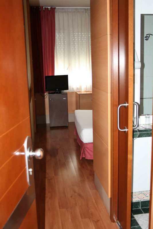 Hotel Tres Torres Atiram