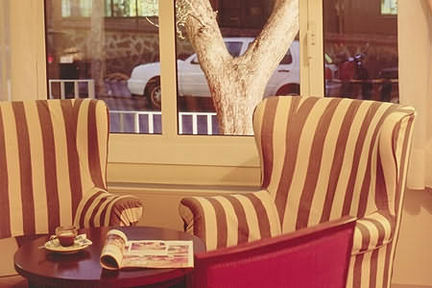 Hotel Tres Torres Atiram