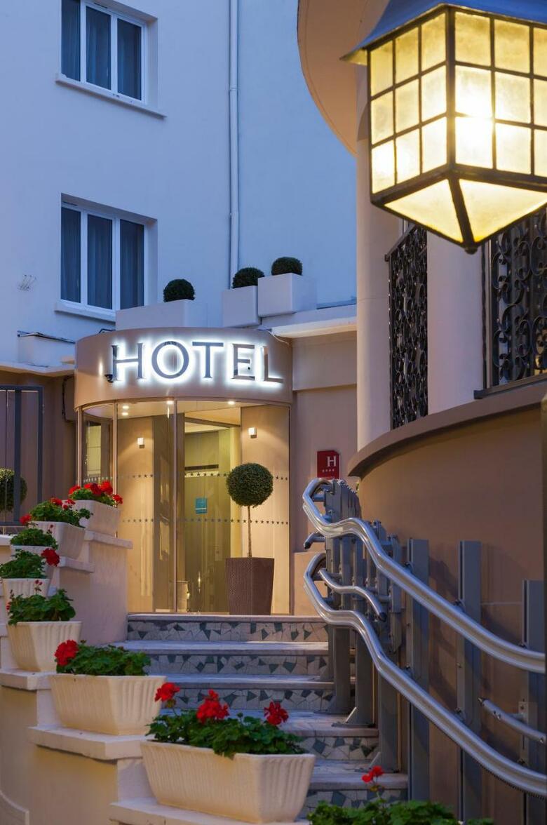 Timhotel Opera Blanche Fontaine