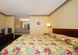 Hotel Econo Lodge & Conference Center