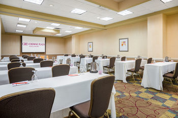 Crowne Plaza Hotel Philadelphia - Bucks County