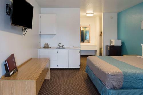 Motel Canby Country Inn
