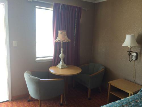Lake Shore Motel