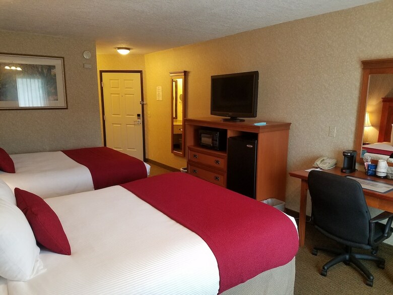 Best Western Plus Rivershore Hotel