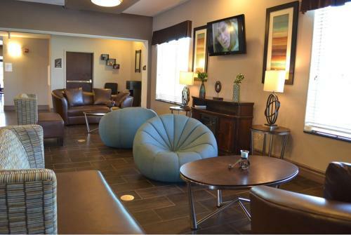 Hotel Red River Inn And Suites