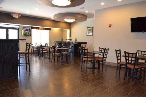 Hotel Red River Inn And Suites