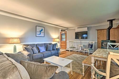 Lakeview Cottage With Game Room - Walk To Lake!