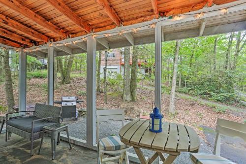 Lakeview Cottage With Game Room - Walk To Lake!