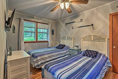 Lakeview Cottage With Game Room - Walk To Lake!