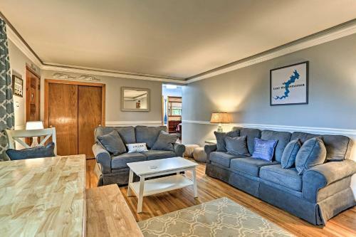 Lakeview Cottage With Game Room - Walk To Lake!